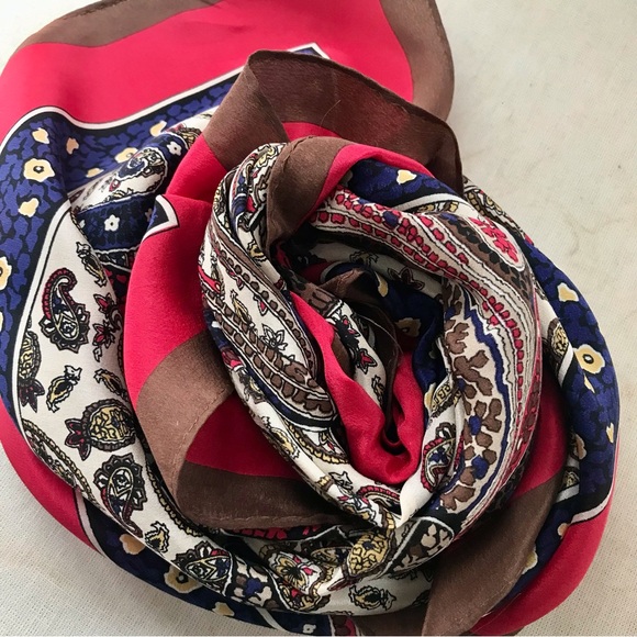 OSCAR de la RENTA vintage paisley silk scarf - Picture 11 of 12